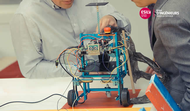 élèves ingénieurs et robotique
