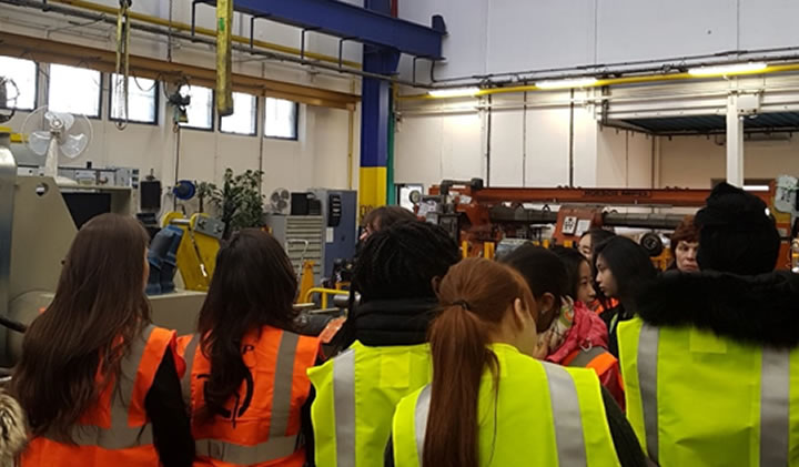 Visite d'un centre de maintenance de la RATP pour le Rallye des Métiers Elles bougent