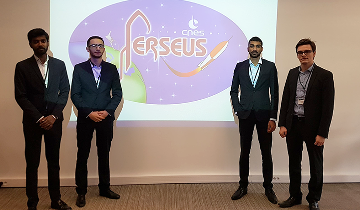 L'équipe LeoFly de cinquième année impliquée dans le projet MINERVA