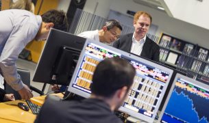 ESILV P&ocirc;le L&eacute;onard de Vinci Bloomberg Trading Room &copy; Let it Be &ndash; Ing&eacute;nierie financi&egrave;re
