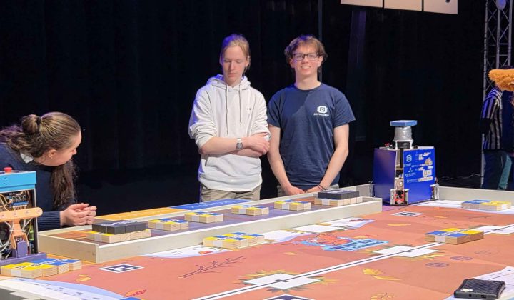DaVinciBot deux &eacute;quipes &agrave; la Coupe de France de Robotique